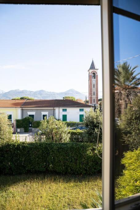 Art Of Living 100 Meters From The Sea. Lägenhet Marina di Pietrasanta Exteriör bild